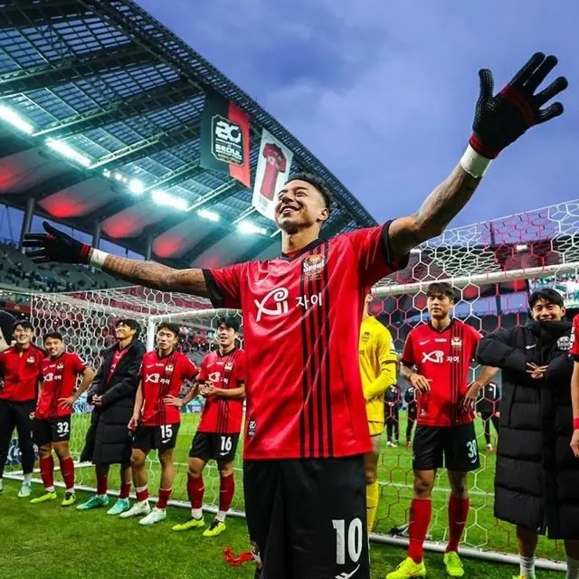 曼联主教练盛赞年轻球员,在欧冠的成长 曼联主教练盛赞年轻球员,在欧冠的成长