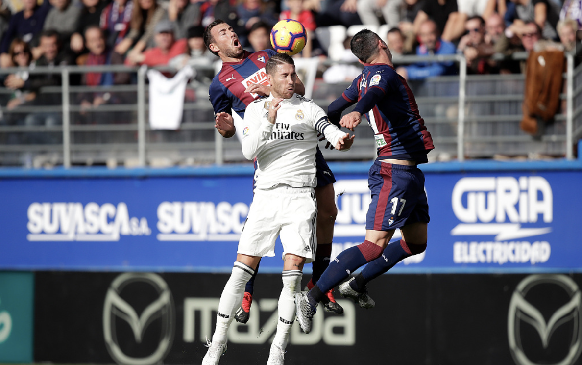 皇家马德里击败埃瓦尔继续领先 皇家马德里击败埃瓦尔继续领先