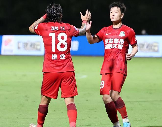 河北华夏幸福主场大胜大连人,获得三分 河北华夏幸福主场大胜大连人,获得三分