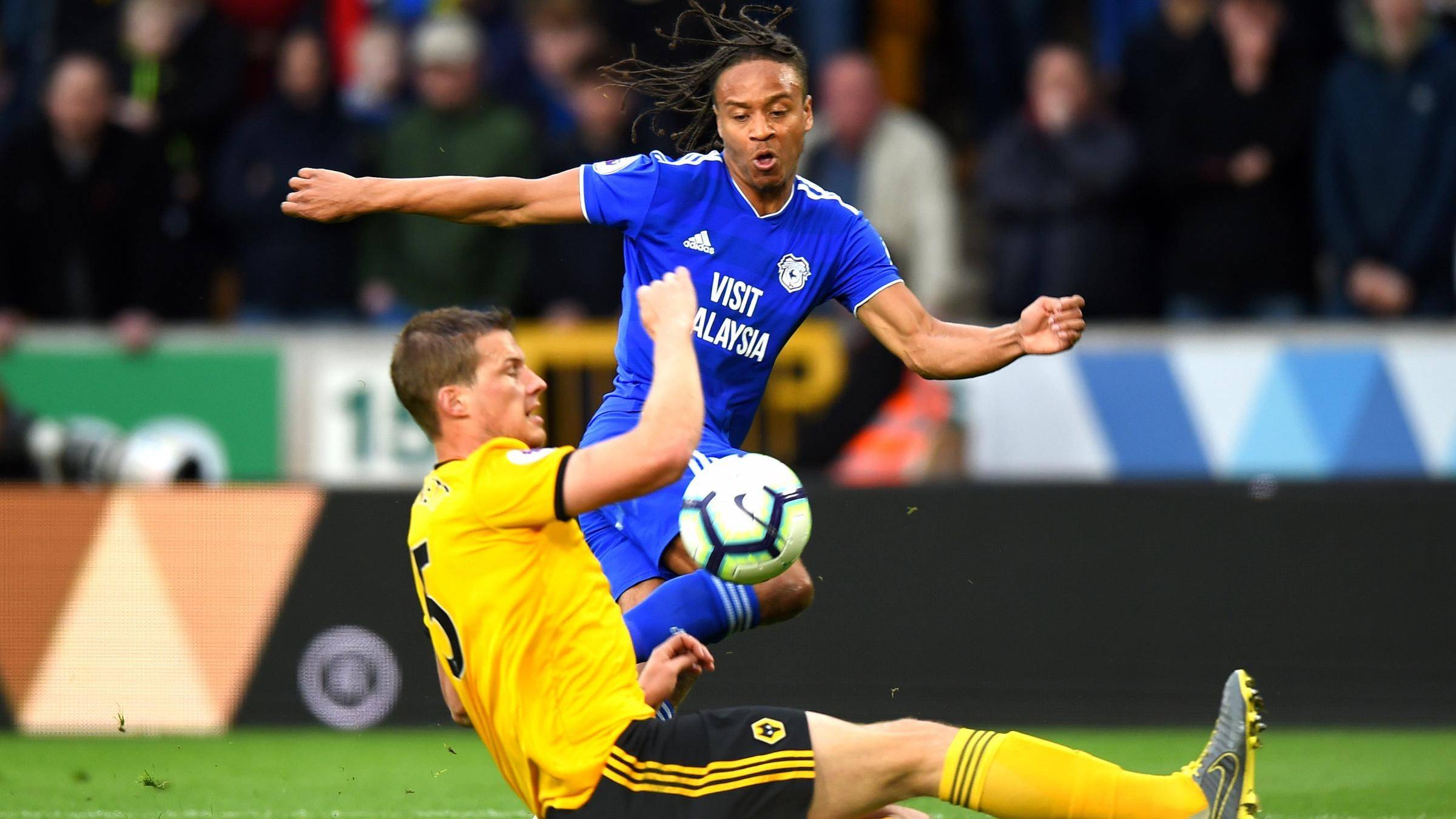 切尔西前锋破门得分,带领球队取胜 切尔西前锋破门得分,带领球队取胜