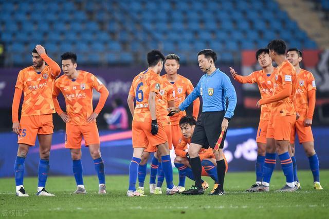 山东鲁能客场遭逆转,战绩稍显不稳定 山东鲁能客场遭逆转,战绩稍显不稳定