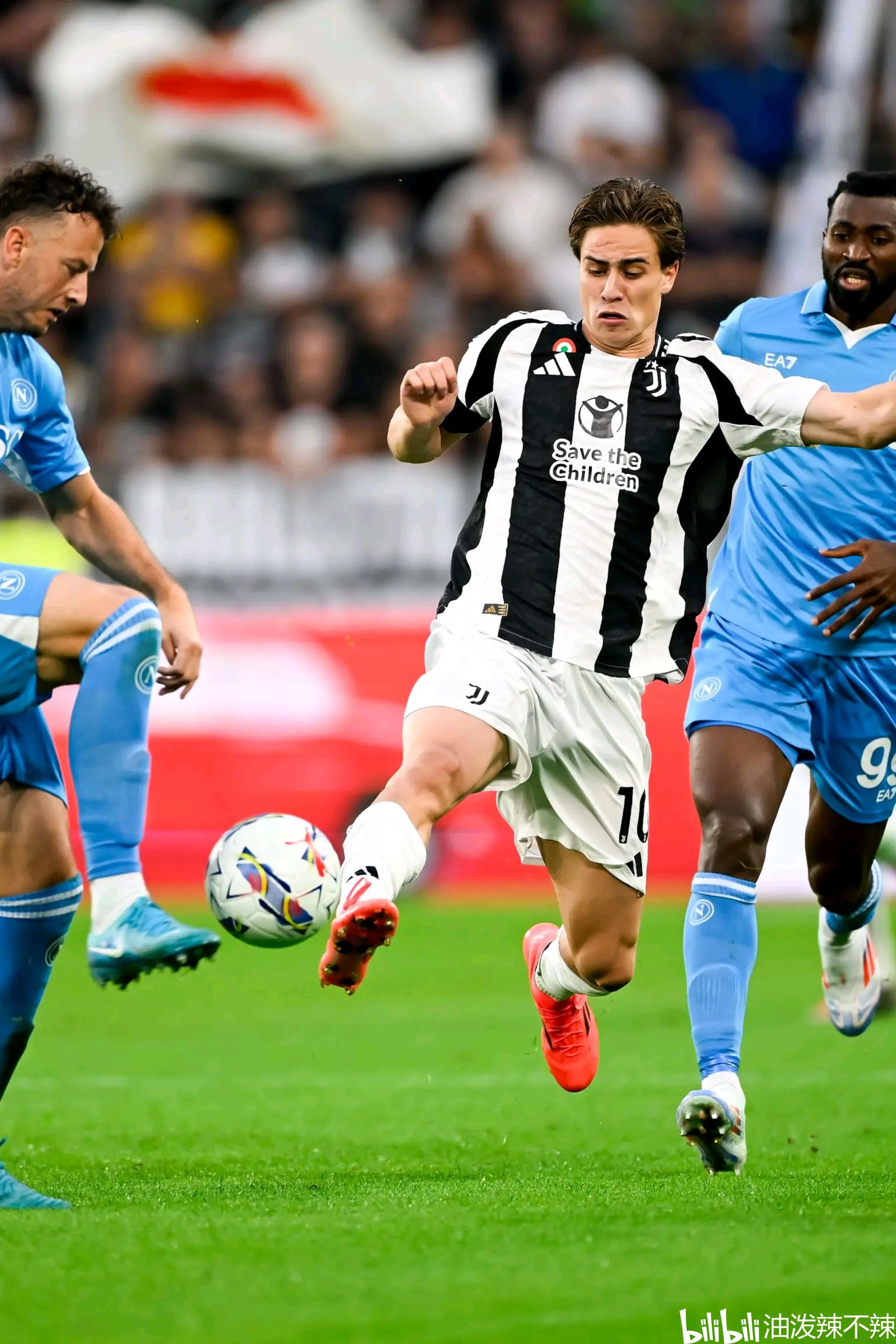 尤文图斯再燃复仇火,逆袭晋级淘汰赛 尤文图斯再燃复仇火,逆袭晋级淘汰赛