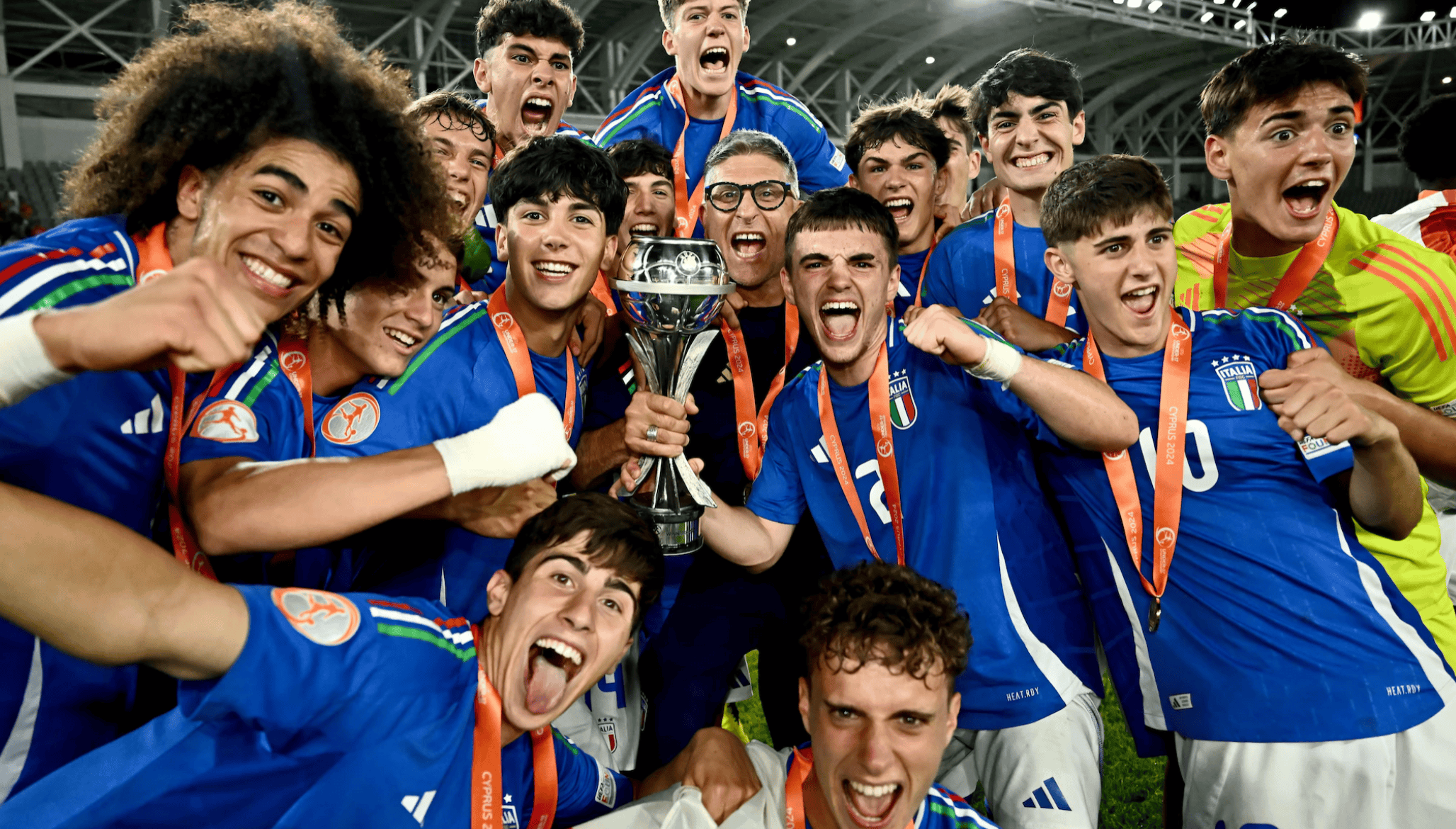 意大利队轻松晋级,击败威尔士 意大利队轻松晋级,击败威尔士