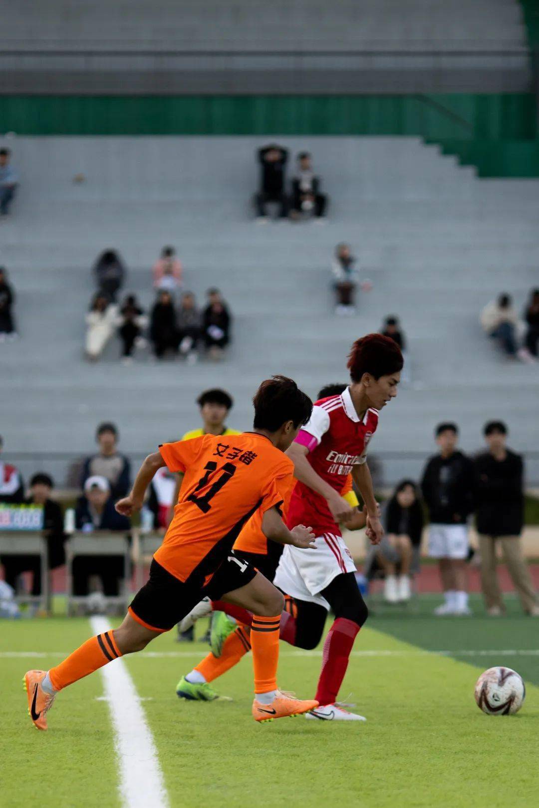 国内足球盛事擂响战鼓,球场激情满满 国内足球盛事擂响战鼓,球场激情满满