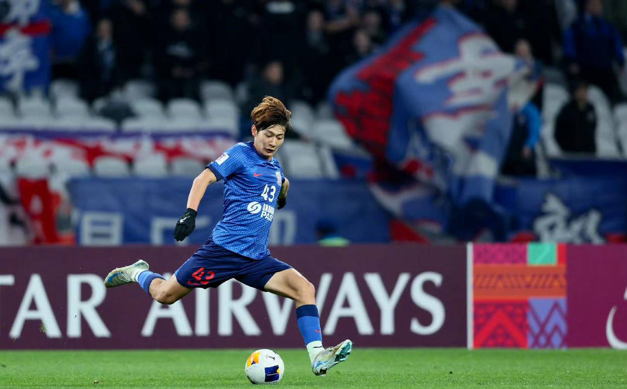 本土球员崭露头角,成为团队支柱 本土球员崭露头角,成为团队支柱