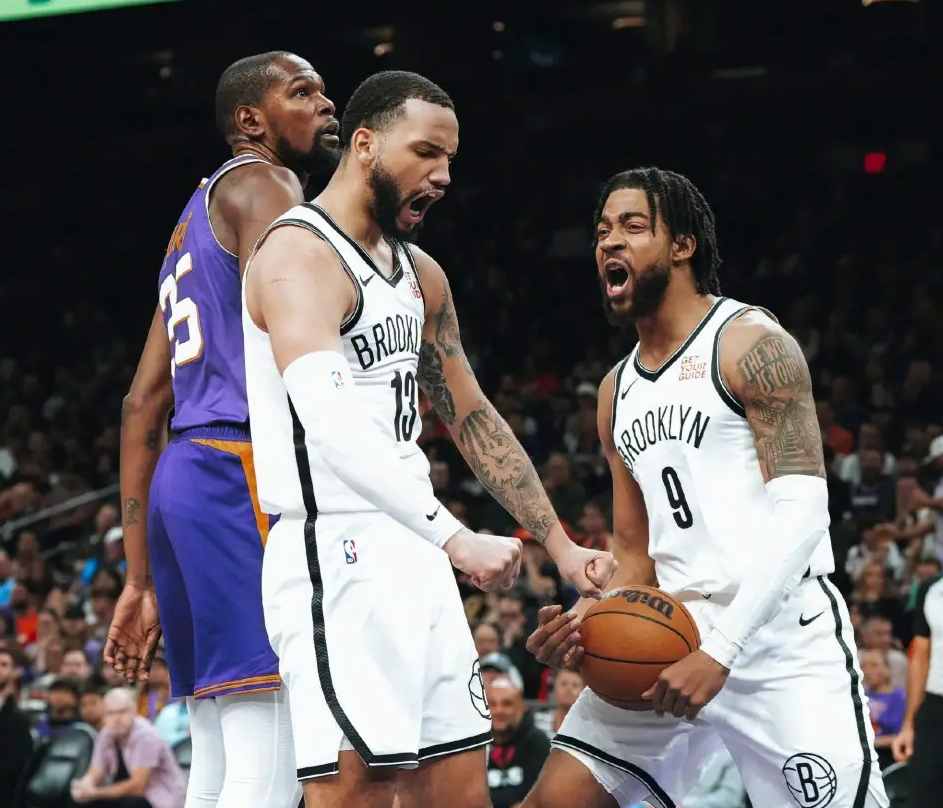 篮网全队积极备战,决心打破连败 篮网全队积极备战,决心打破连败