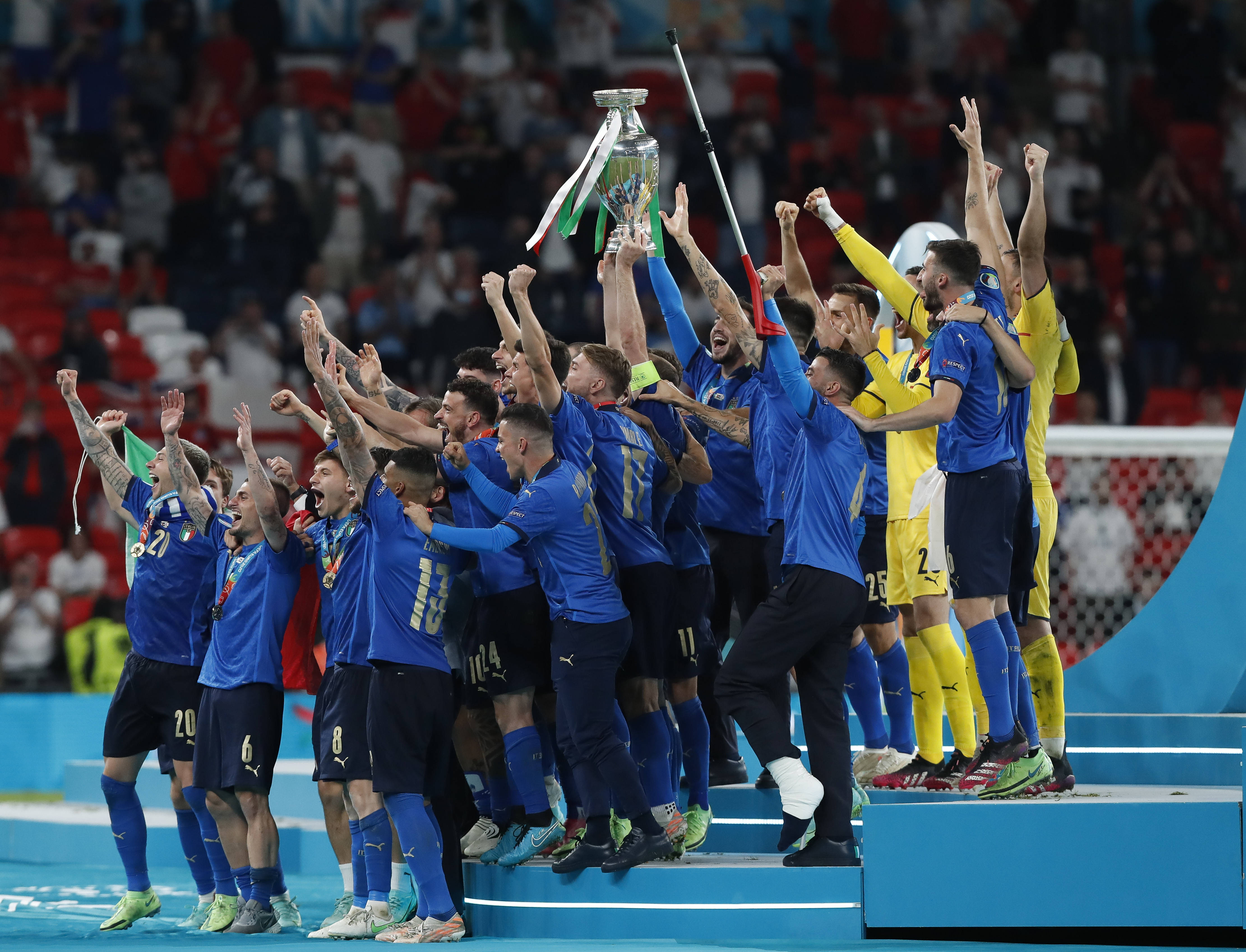 西班牙主场大胜克罗地亚,晋级形势看好 西班牙主场大胜克罗地亚,晋级形势看好