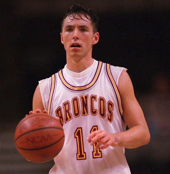 纳什传授篮球技巧,引发球员热情学习 纳什传授篮球技巧,引发球员热情学习