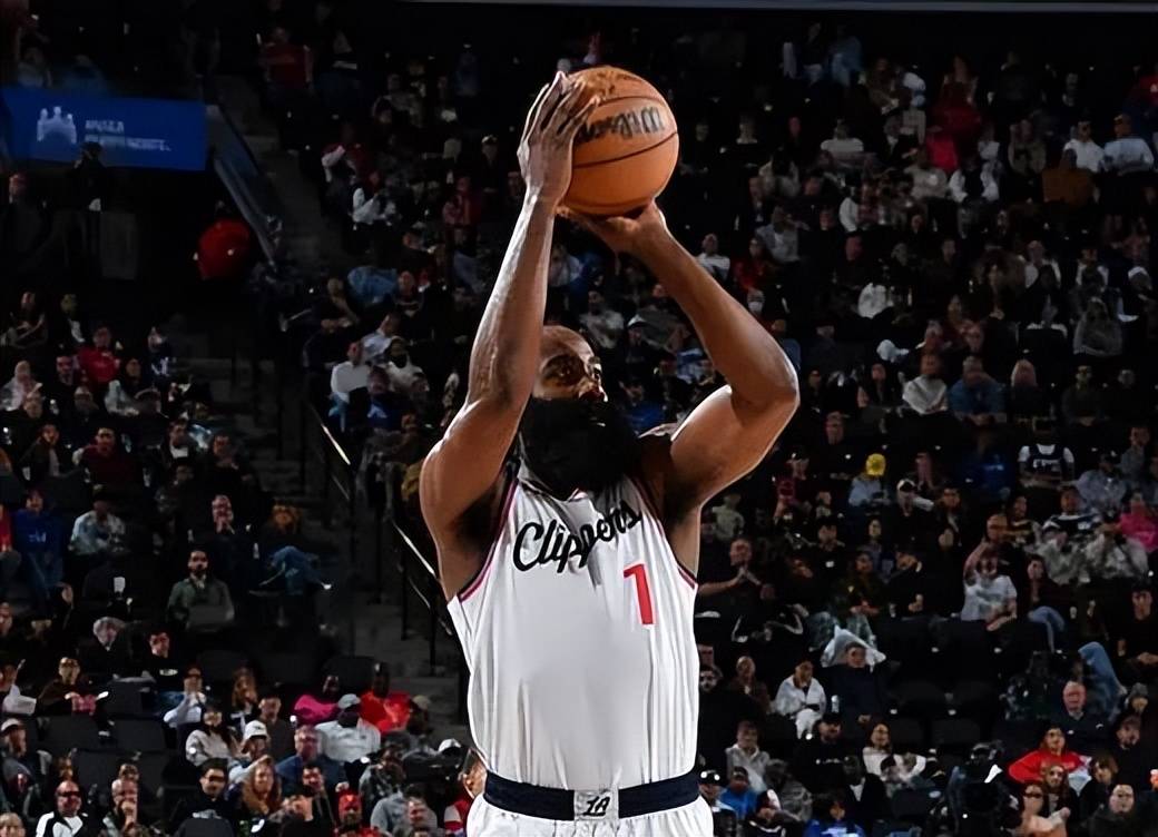 火箭主帅激赞哈登表现,力挺未来比赛 火箭主帅激赞哈登表现,力挺未来比赛