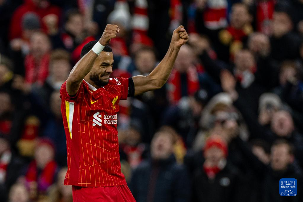 利物浦闪耀欧冠赛场,梅开二度捧杯 利物浦闪耀欧冠赛场,梅开二度捧杯