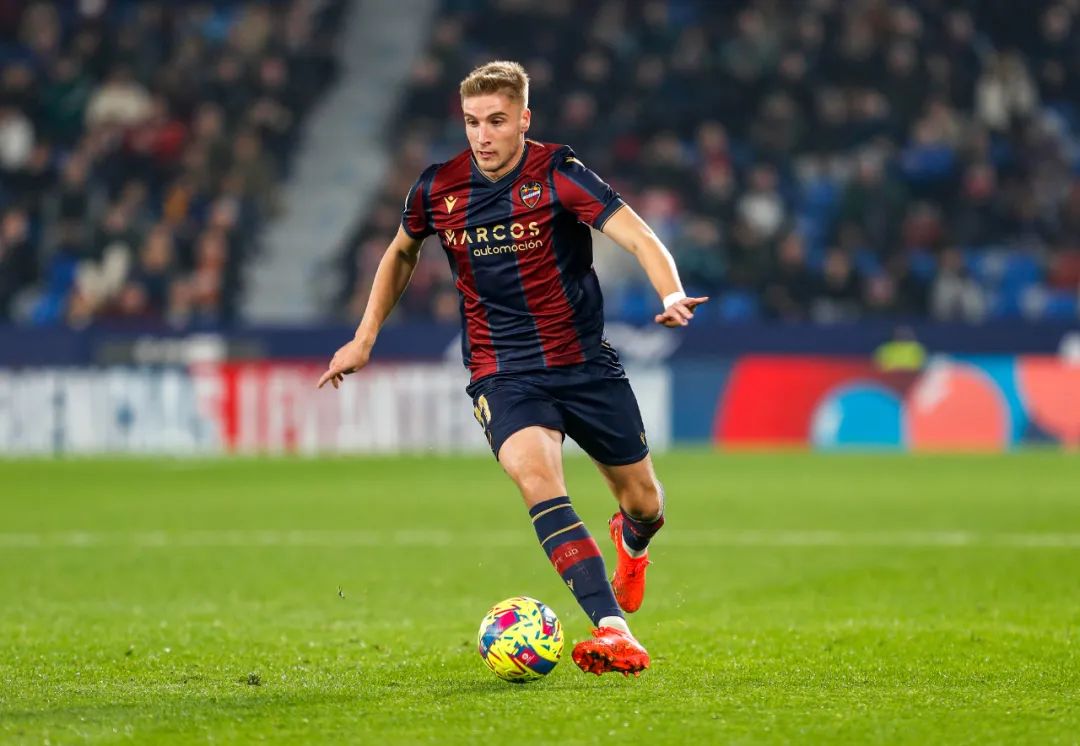 埃瓦尔客场取胜,救赎挑战成功 埃瓦尔客场取胜,救赎挑战成功