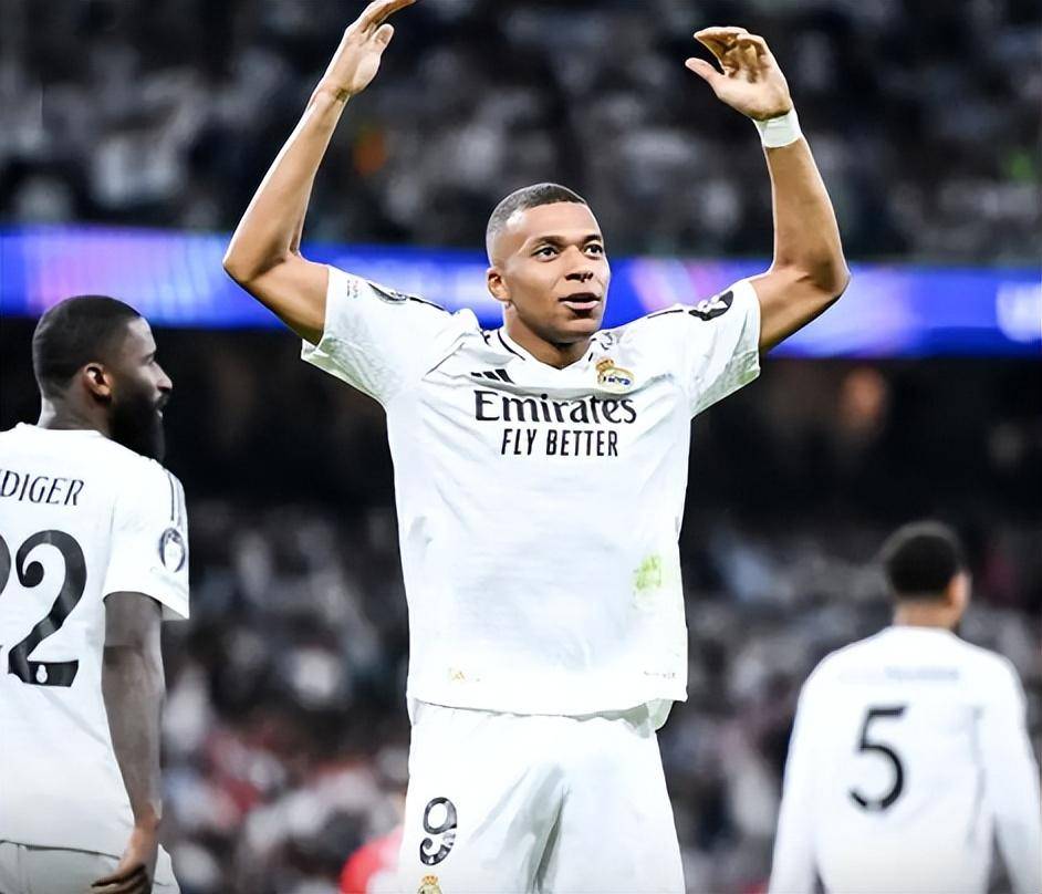 皇马将迎战塞维利亚,争取宝贵的三分稳固领先优势 皇马将迎战塞维利亚,争取宝贵的三分稳固领先优势