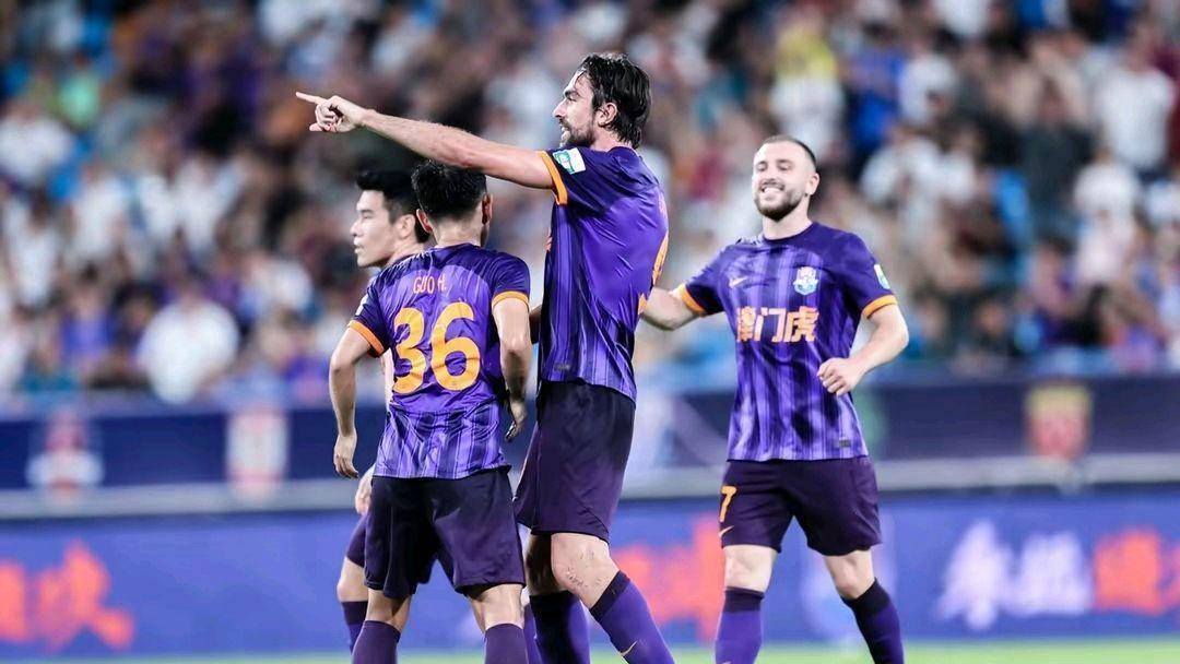 大秀绝技!双方球员角逐争夺胜利 大秀绝技!双方球员角逐争夺胜利