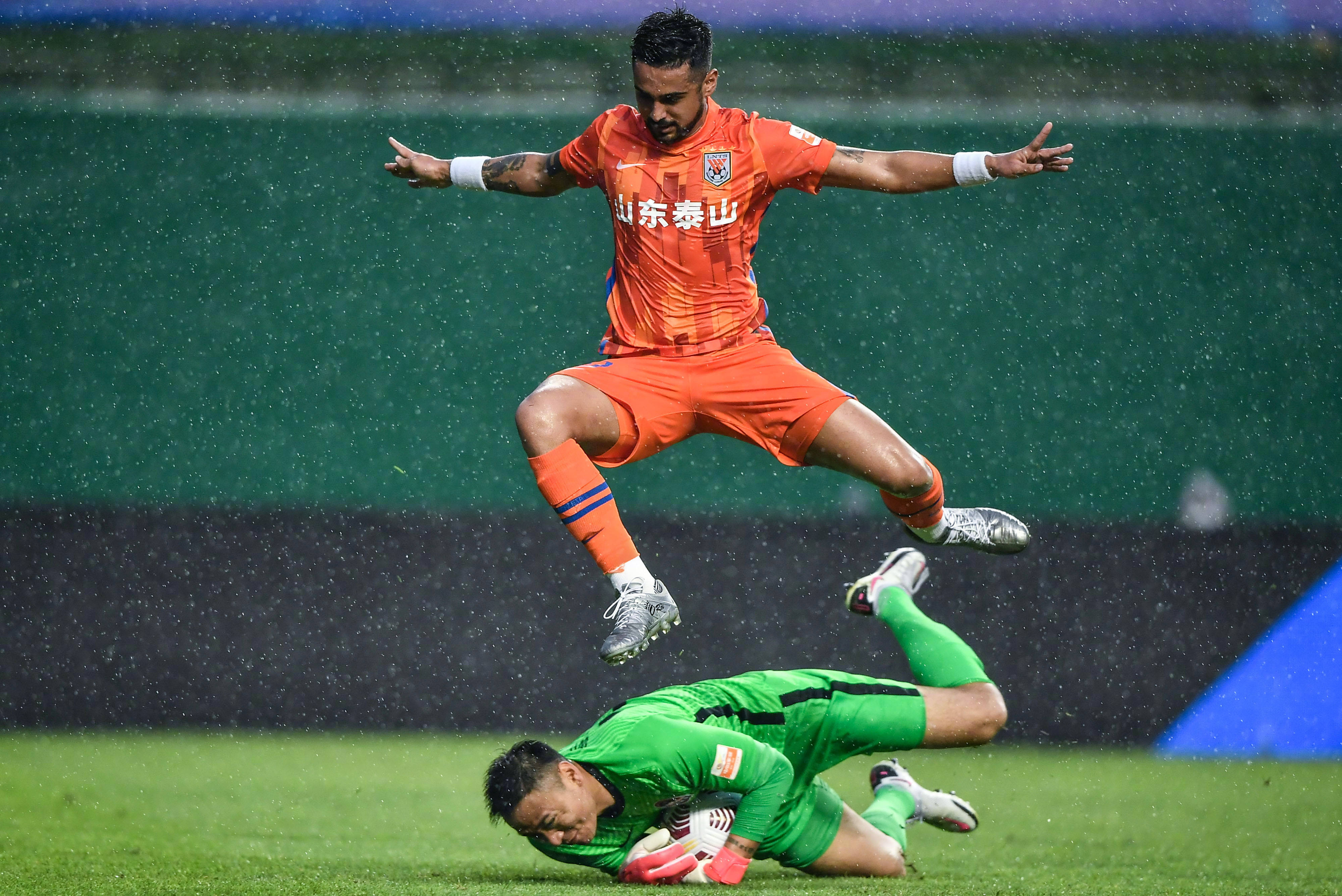 罗马前锋射门精度下降,火力不足 罗马前锋射门精度下降,火力不足