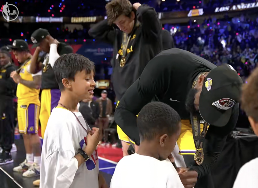 MVP级别球员带领全队取胜 MVP级别球员带领全队取胜