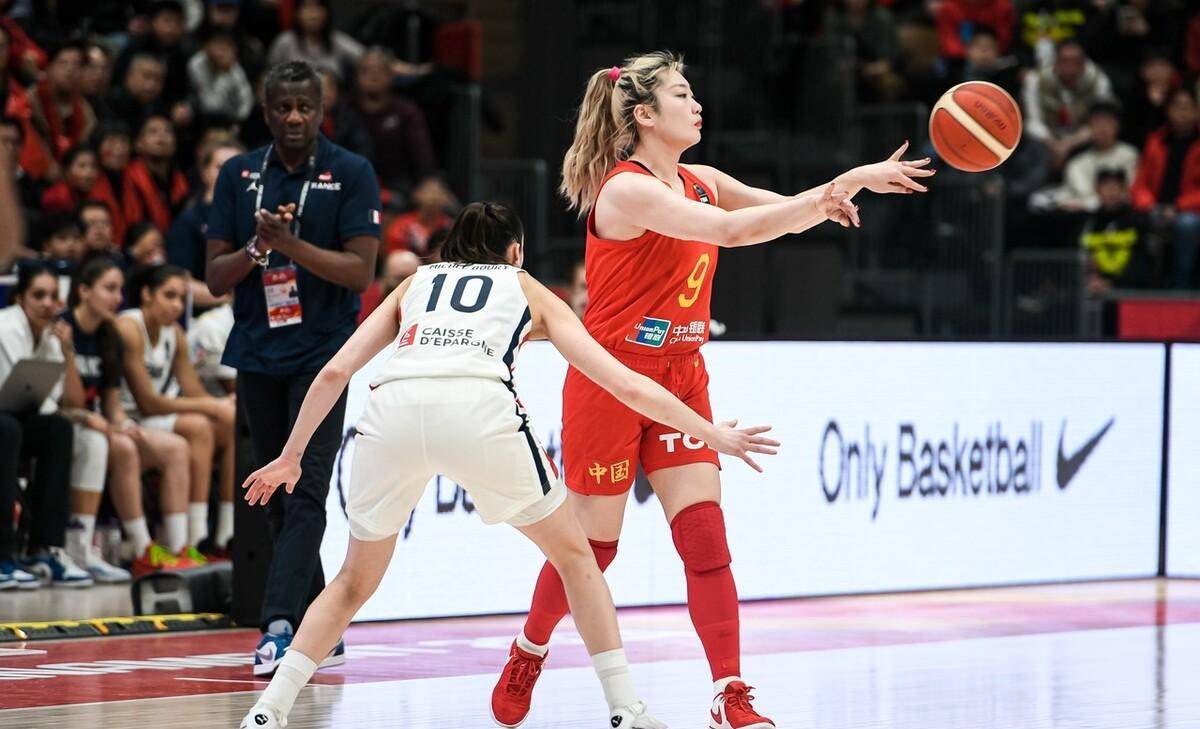 女子篮球世界杯赛场上演抢眼对决 女子篮球世界杯赛场上演抢眼对决