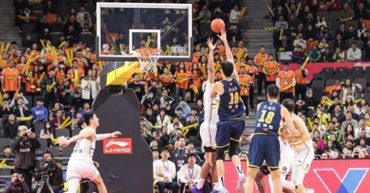 韦斯卡纳雷包揽三连胜,法甲豪取领跑位置 韦斯卡纳雷包揽三连胜,法甲豪取领跑位置