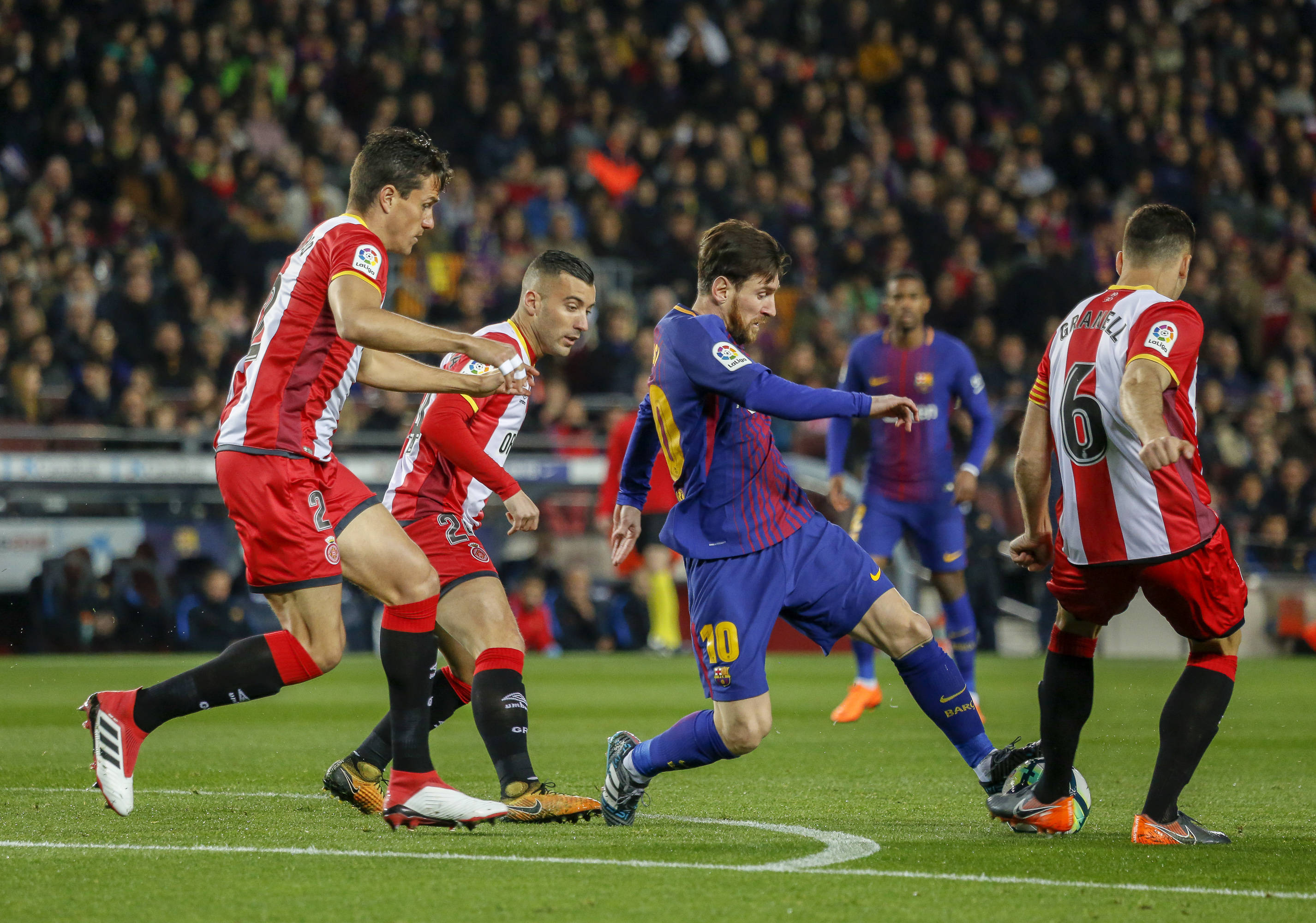 汉堡SV在主场战胜对手,保持胜利势头 汉堡SV在主场战胜对手,保持胜利势头