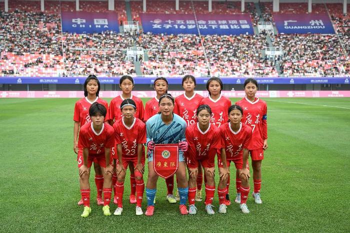 中国女足联赛巅峰之战即将展开，球员备战