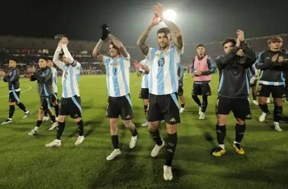 梅西领衔携手巨星,国家队争夺南美洲足球宝座 梅西领衔携手巨星,国家队争夺南美洲足球宝座