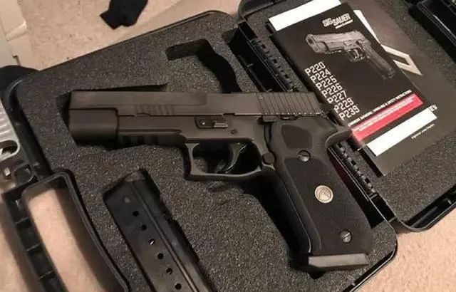 瑞士射击选手冷冷一笑,夺金称王 瑞士射击选手冷冷一笑,夺金称王