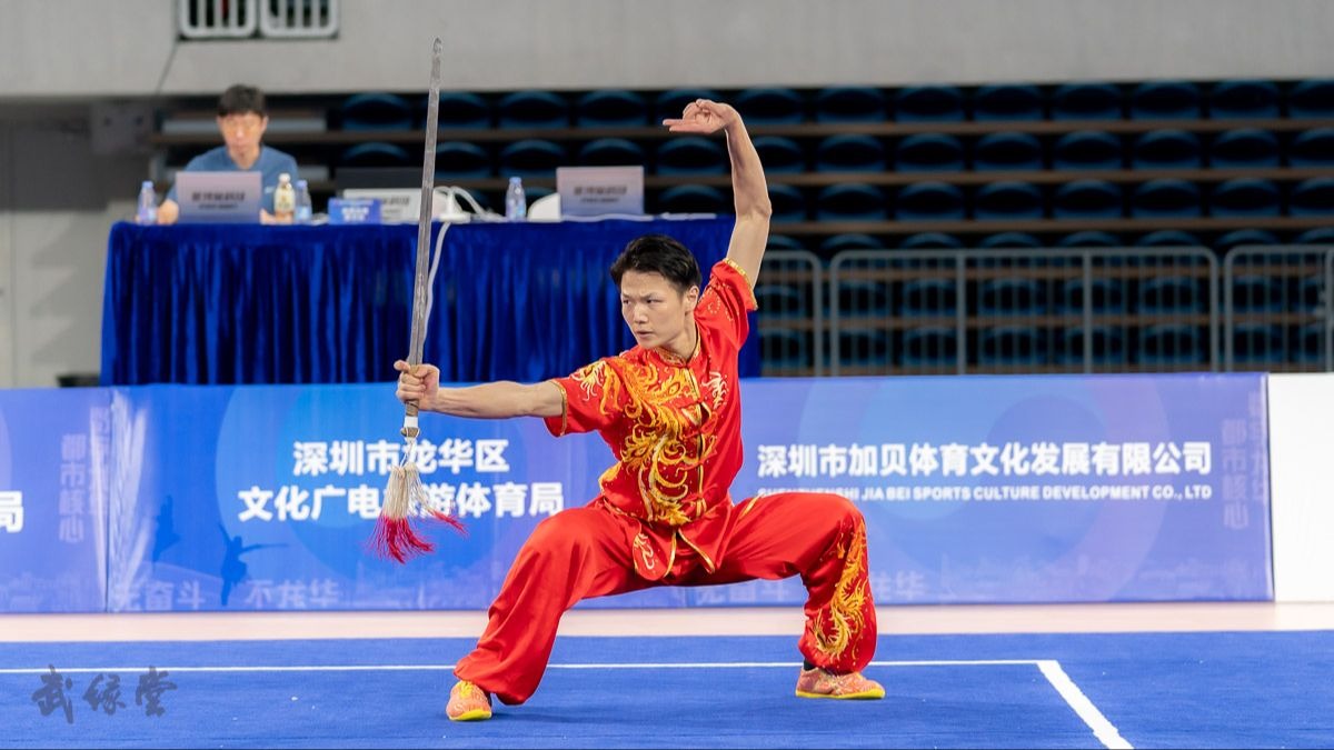 火爆对决:击剑选手武艺高强 火爆对决:击剑选手武艺高强