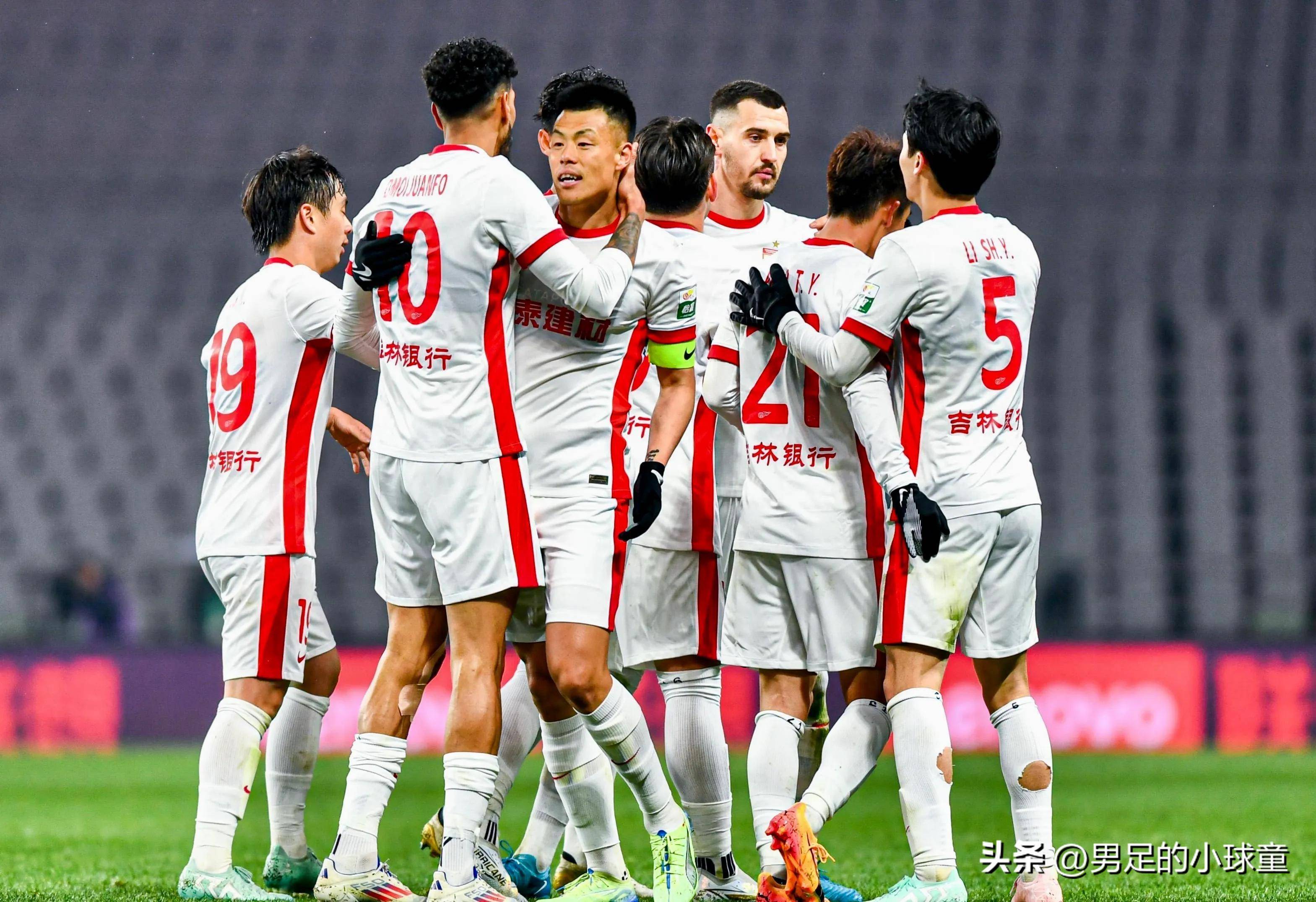 国内联赛即将开战,各队火力全开备战 国内联赛即将开战,各队火力全开备战