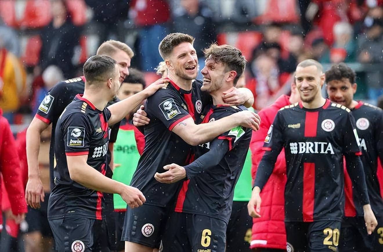 战术调整成功!柏林赫塔取得意外胜利 战术调整成功!柏林赫塔取得意外胜利