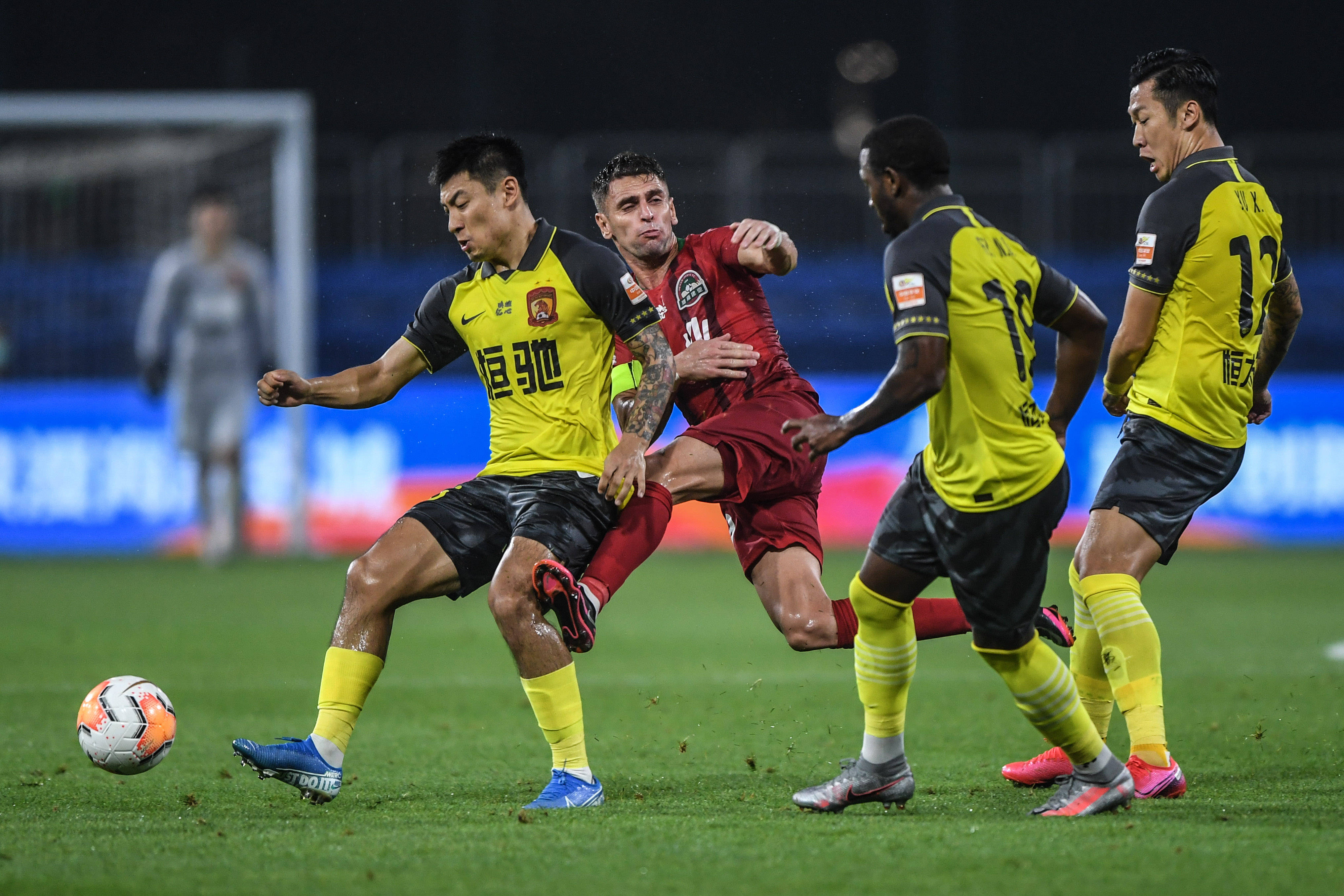 德信体育-冲劲不足！河南建业主场负于广州富力