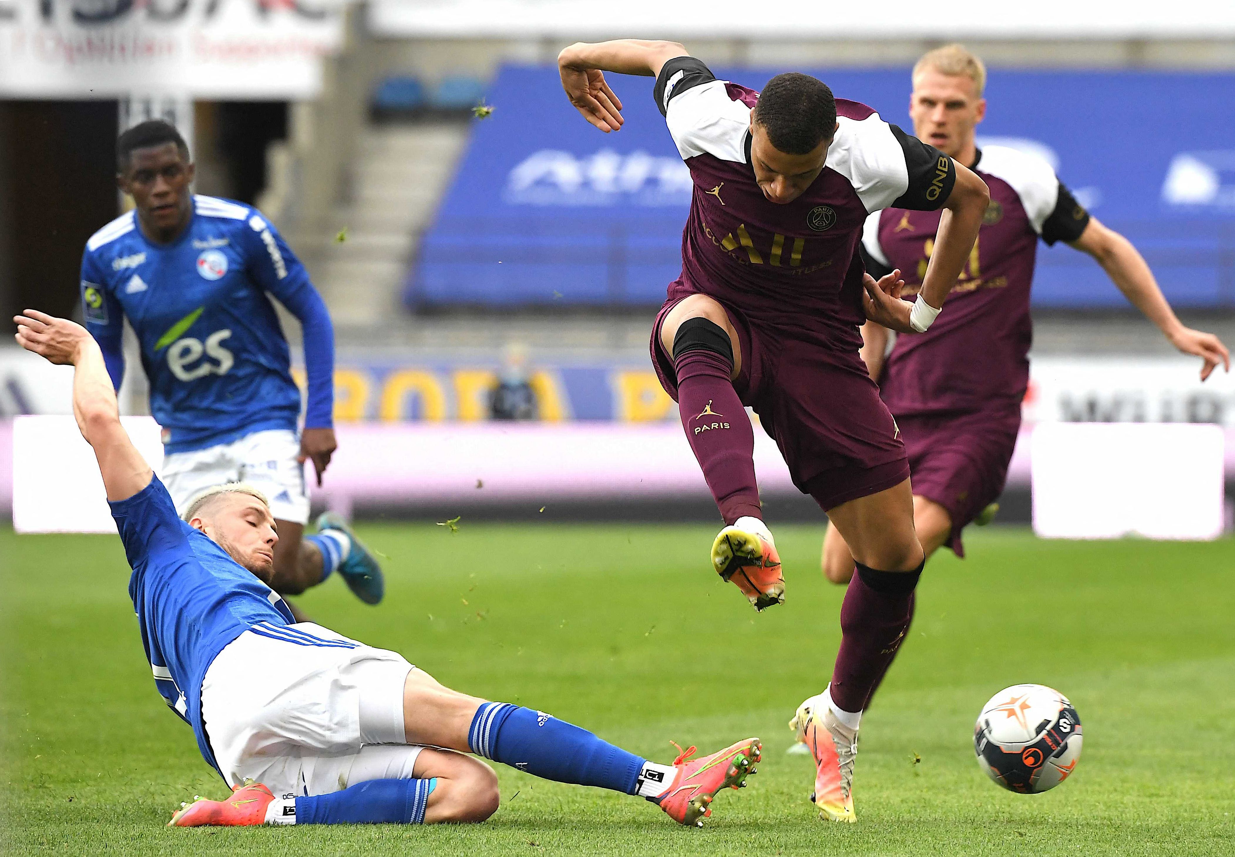 里尔客场大胜梅斯,延续不败纪录保持领先 里尔客场大胜梅斯,延续不败纪录保持领先