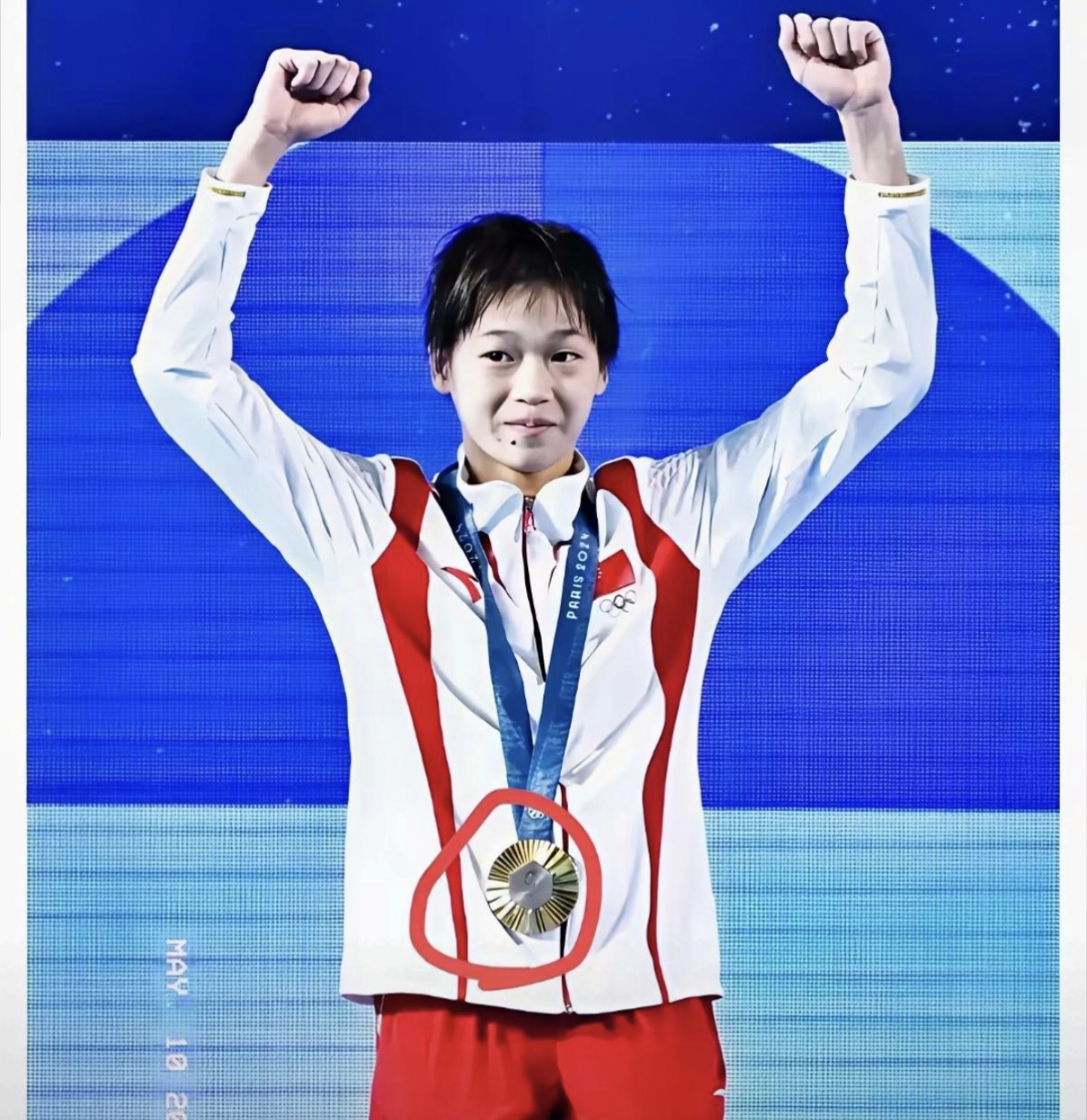 中国跳水队员高难动作惊艳全场,稳夺金牌 中国跳水队员高难动作惊艳全场,稳夺金牌