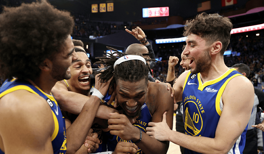 精湛技巧展现,双方阵中球员场上技术实力得到验证 精湛技巧展现,双方阵中球员场上技术实力得到验证