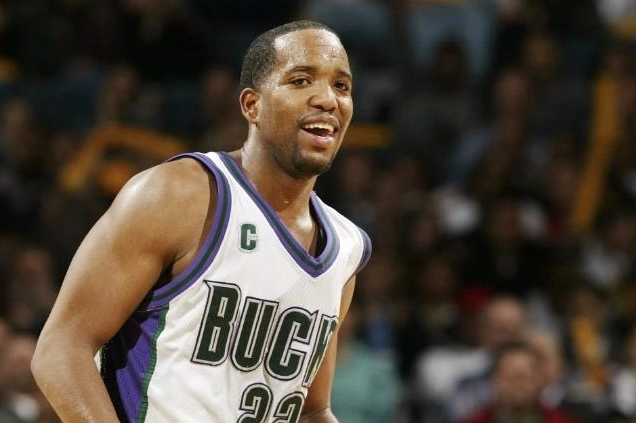 纽伦堡小胜法兰克福,取得重要三分 纽伦堡小胜法兰克福,取得重要三分