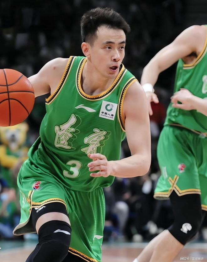 战术调整效果显著,球队士气高涨锋芒毕露 战术调整效果显著,球队士气高涨锋芒毕露