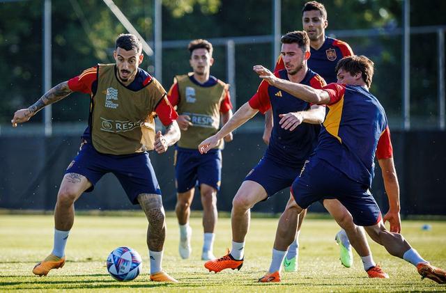 意大利与西班牙会师半决赛 意大利与西班牙会师半决赛