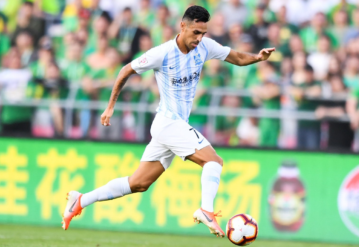 荣和主场迎战贵阳中邦,力争获得三分 荣和主场迎战贵阳中邦,力争获得三分