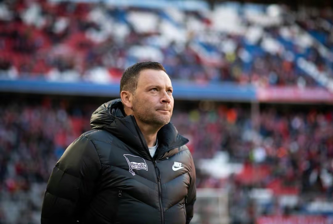 德信官网下载-柏林赫塔出现争议判罚，主帅怒气难平